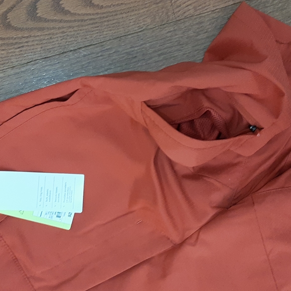 3for $25 🆕️ All in Motion travel shorts - Picture 4 of 7